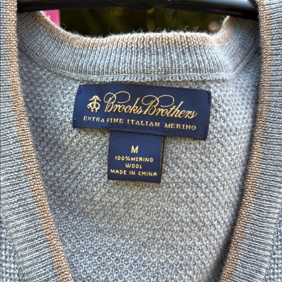 Brooks Brothers V-Neck Gray Sweater - Picture 4 of 4